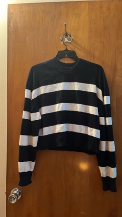 garage,black and white striped,size medium