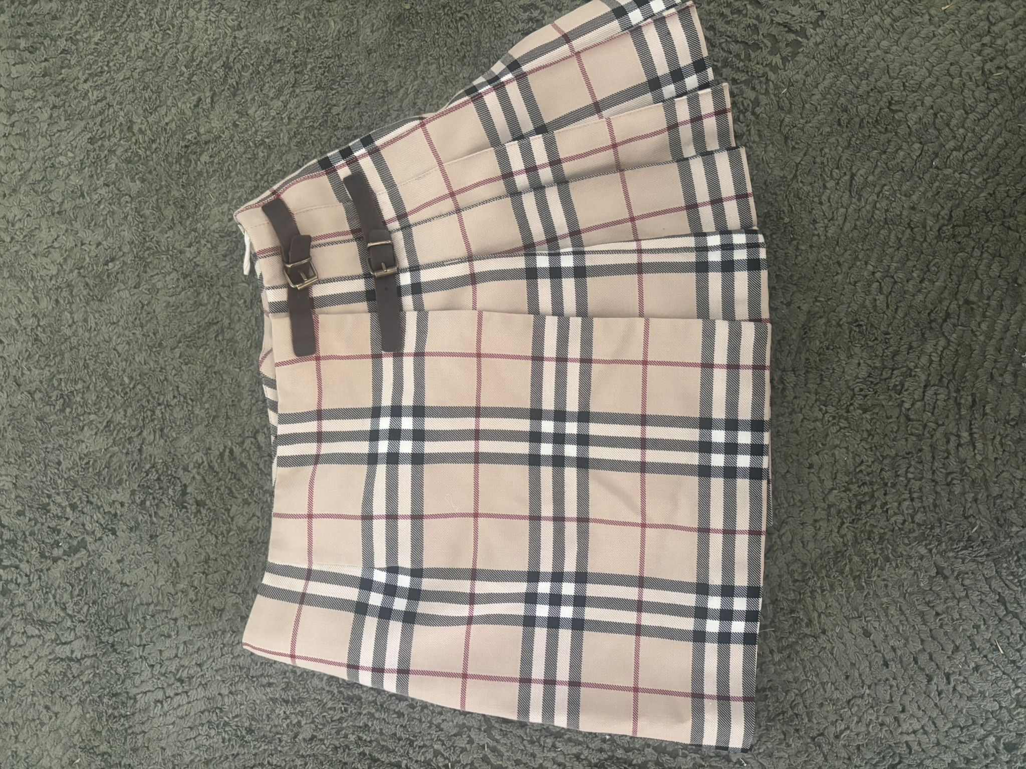 Girls Burberry skirt