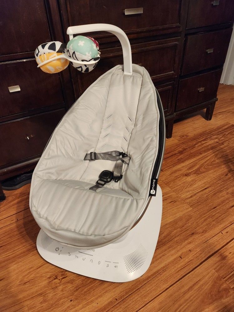4 Moms MamaRoo Swing
