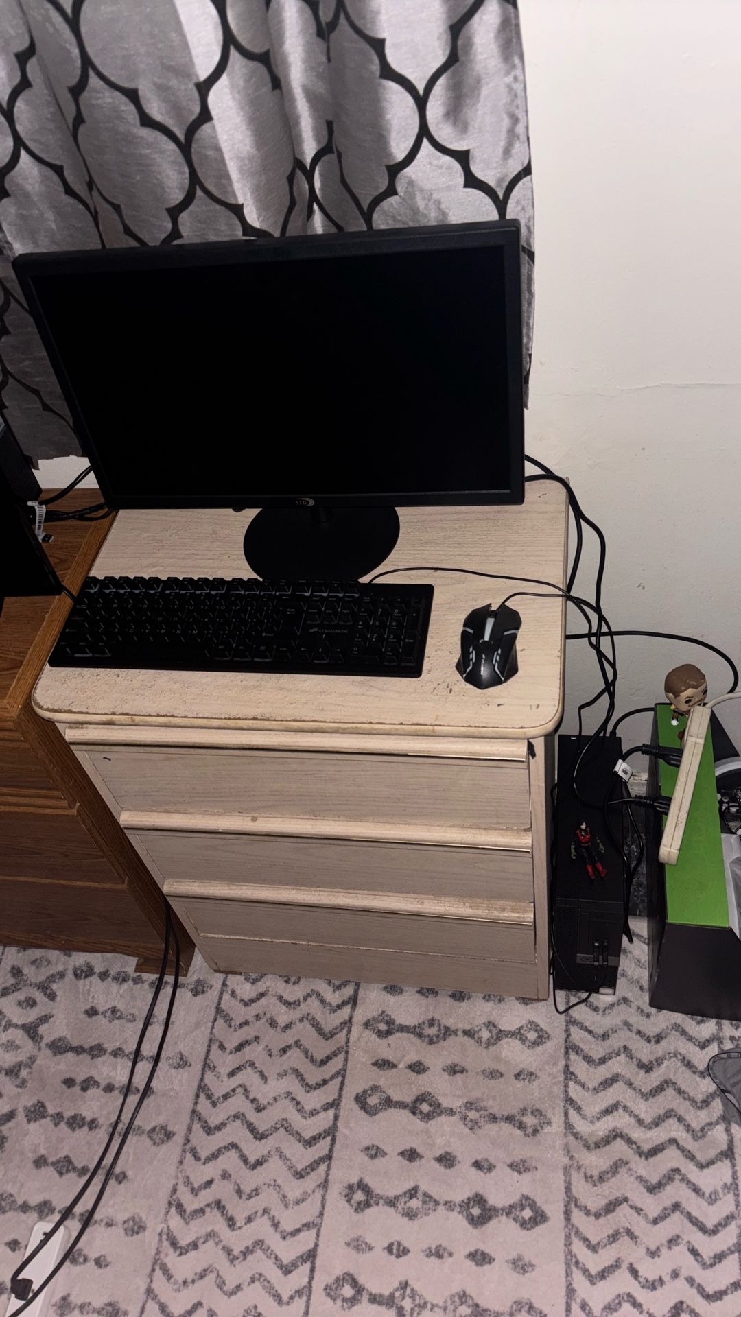 Dell Pc Plus Keyboard And Mouse And Monitor