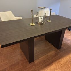 MAKE OFFER!! Large Family Dining Table 