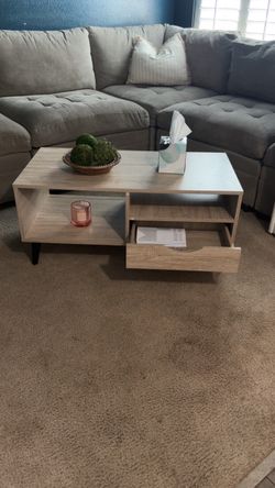 ✨ BRAND NEW coffee table ✨