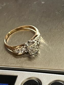 Estate Diamond 14k multi tone textured raised engagement ring 2.0 grams