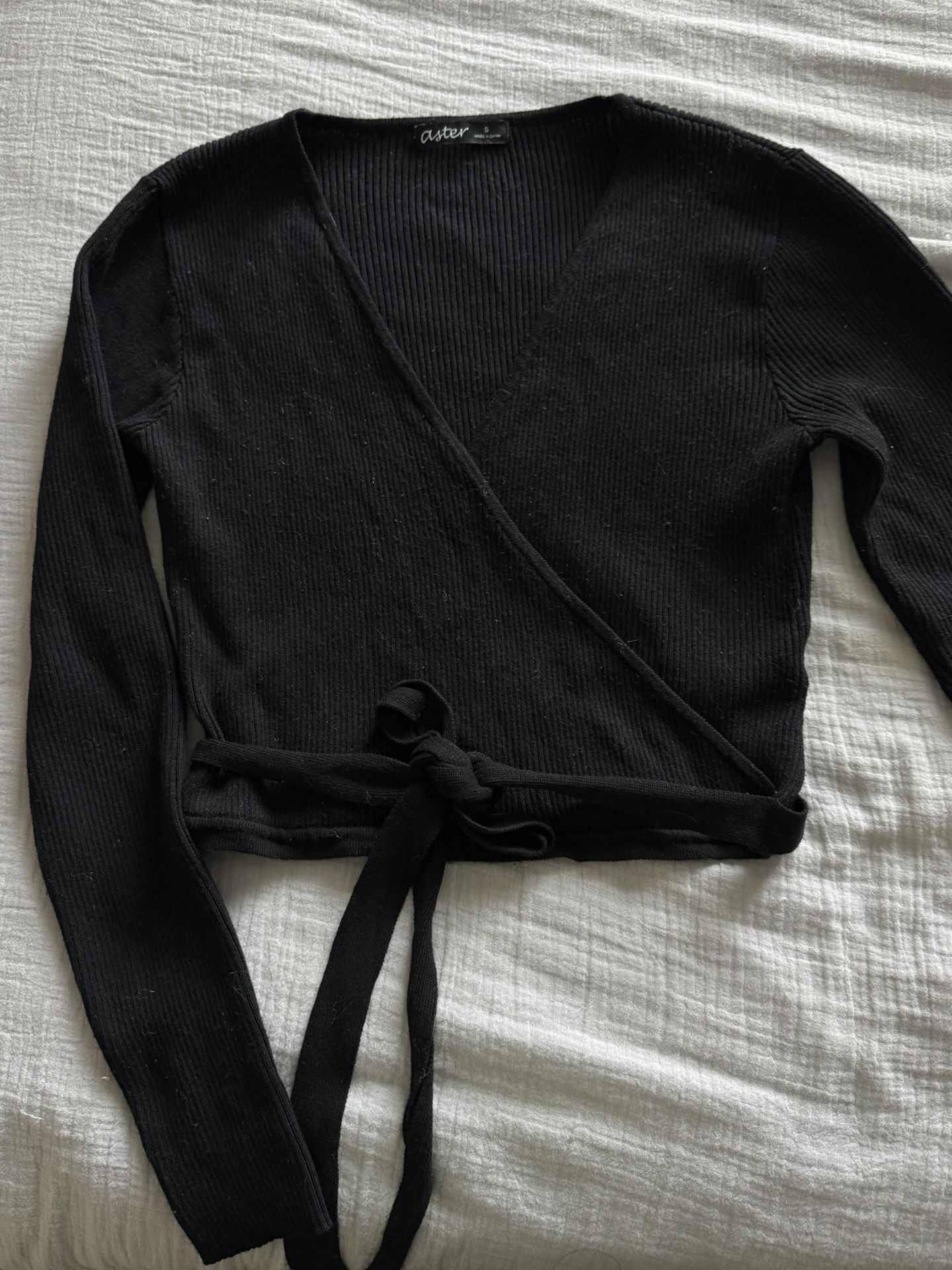 Black wrap knitted long sleeve top 🖤