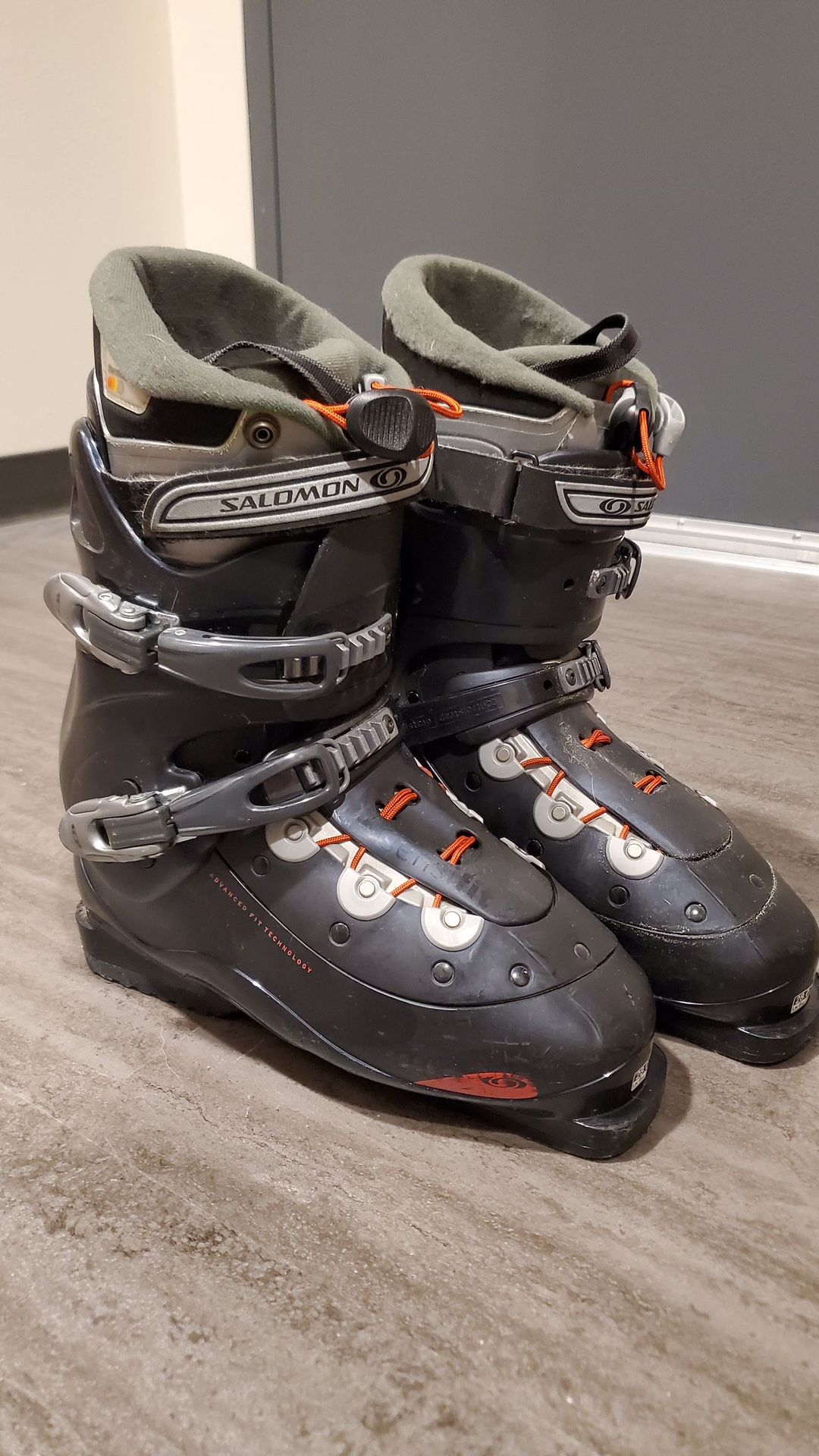 Salomon Men’s Ski Boots - Size 10