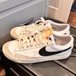Nike Low Blazers Vintage 1977 Size 7. No box, good condition. Located in Murray cash/Venmo