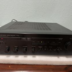 Yamaha A-700 Stereo Integrated Amplifier 100 Watts per channel 8 Ohms. MADE IN JAPAN 