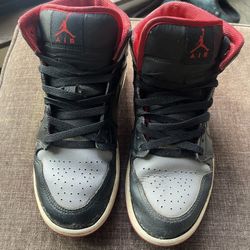 Air Jordan 1 Mid “Black Grey Red” Colorway