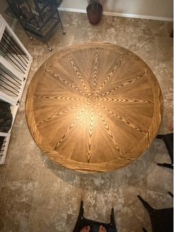 Beautiful 54” round dining set in excellent condition.