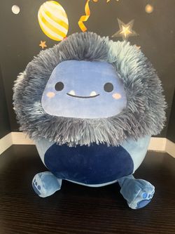 HALLOWEEN DENI THE YETI LARGE 15 INCH SQUISHMALLOWS - LIKE NEW, no store tag