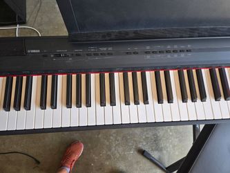 Yamaha P-105 digital piano