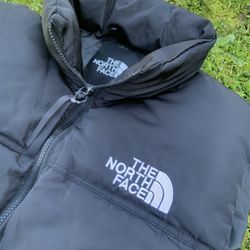New The North Face Black Puffer Vest Unisex