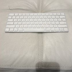 Apple A1644 Bluetooth Rechargeable Keyboard