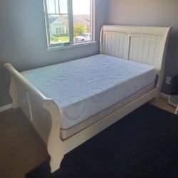 Full 10in mattress with box spring and frame