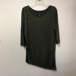 Women’s INC Polyester/spandex green half sleeve tunic top… Size medium