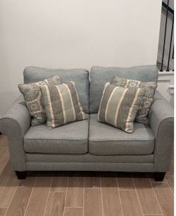Like new sofa set