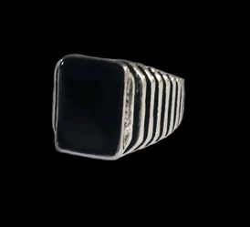 BEZEL SET BLACK ONYX SQUARE MENS NEW SIZE 9 QUALITY ENGRAVED TITAINUM SILVER...