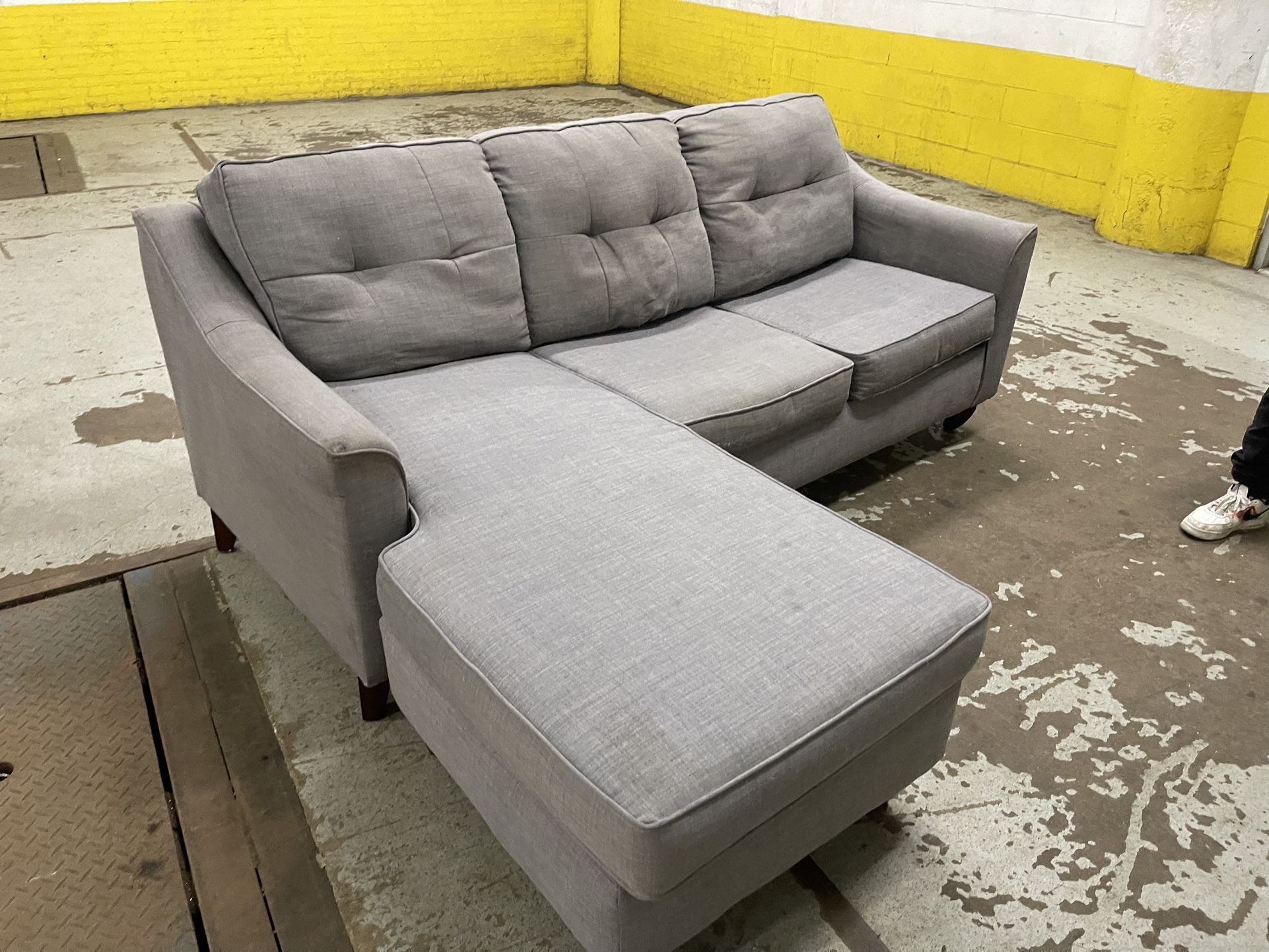 Grey L Couch With Delivery
