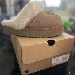 Ugg  size 6