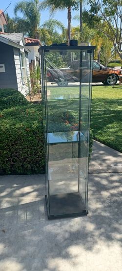 Glass display cabinet