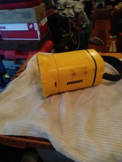 LARGE EVERYREADY FLASHLIGHT WITH HUGH RUBBER HANDLE