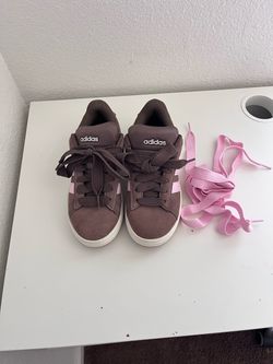 Adidas Low-Top Sneakers size 7 with Extra Laces