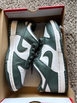 Nike dunks size 6.5 y
