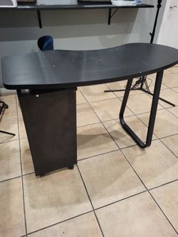 MANICURE NAIL TABLE