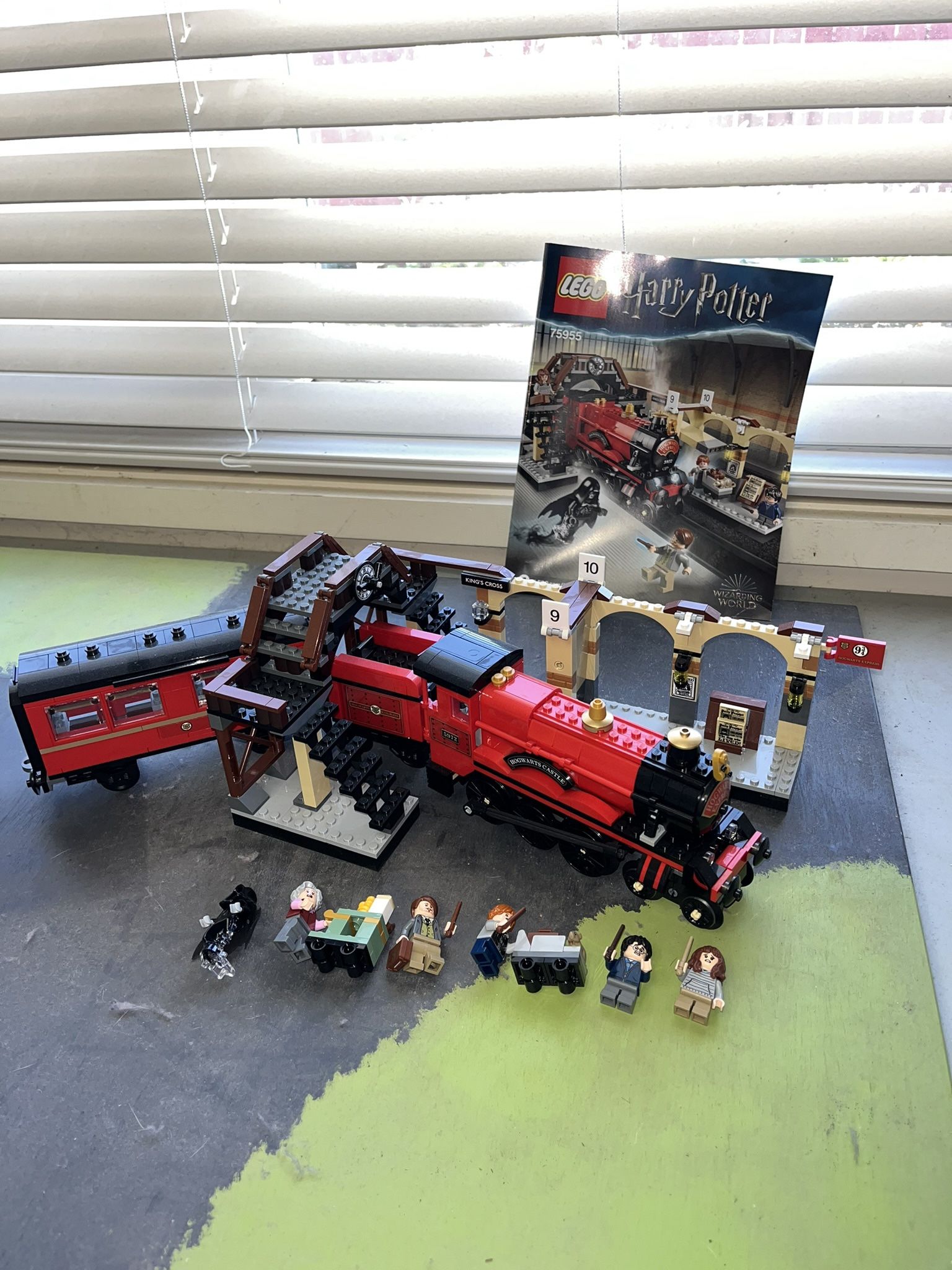 Lego Harry Potter Hogwarts Express 75955 Toy Train Set includes Model Train and Harry Potter Minifigures Hermione Granger and Ron Weasley (801 Pie