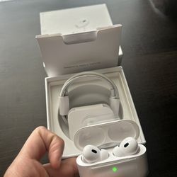 Apple AirPods *BRAND NEW*