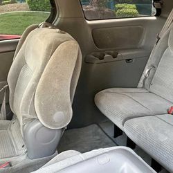 2004 toyota seinna seats 125