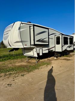 2019 Pioneer  pi251 fifth wheel