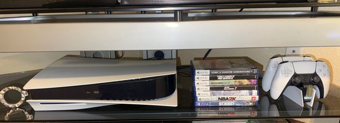 Like new Sony PlayStation PS5 bundle(3 hours use)