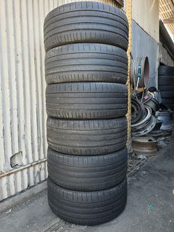 285 35 23 Pirelli P Zero PZ4 Lamborghini URUS Front Tires 285/35zr23