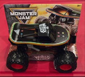 MONSTER JAM,  "TECH DECK WRECK DECK ", Series 28, 1/24 Scale, VHTF.