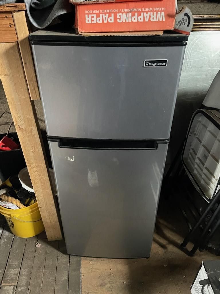 Magic Chef Refrigerator