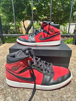 Jordan 1 Mid Banned