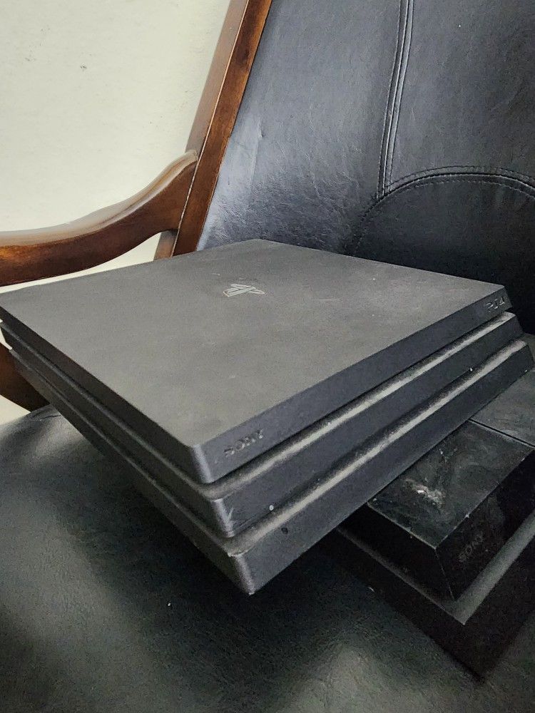 PS4 PRO CONSOLE