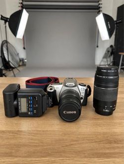 Canon EOS Rebel 2000 (EOS 300) 35mm film SLR kit. Great starter film kit.