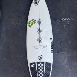 Custom shortie chili surfboard