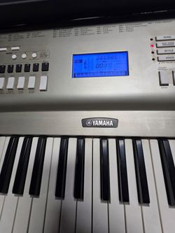 Yamaha Electric Keyboard