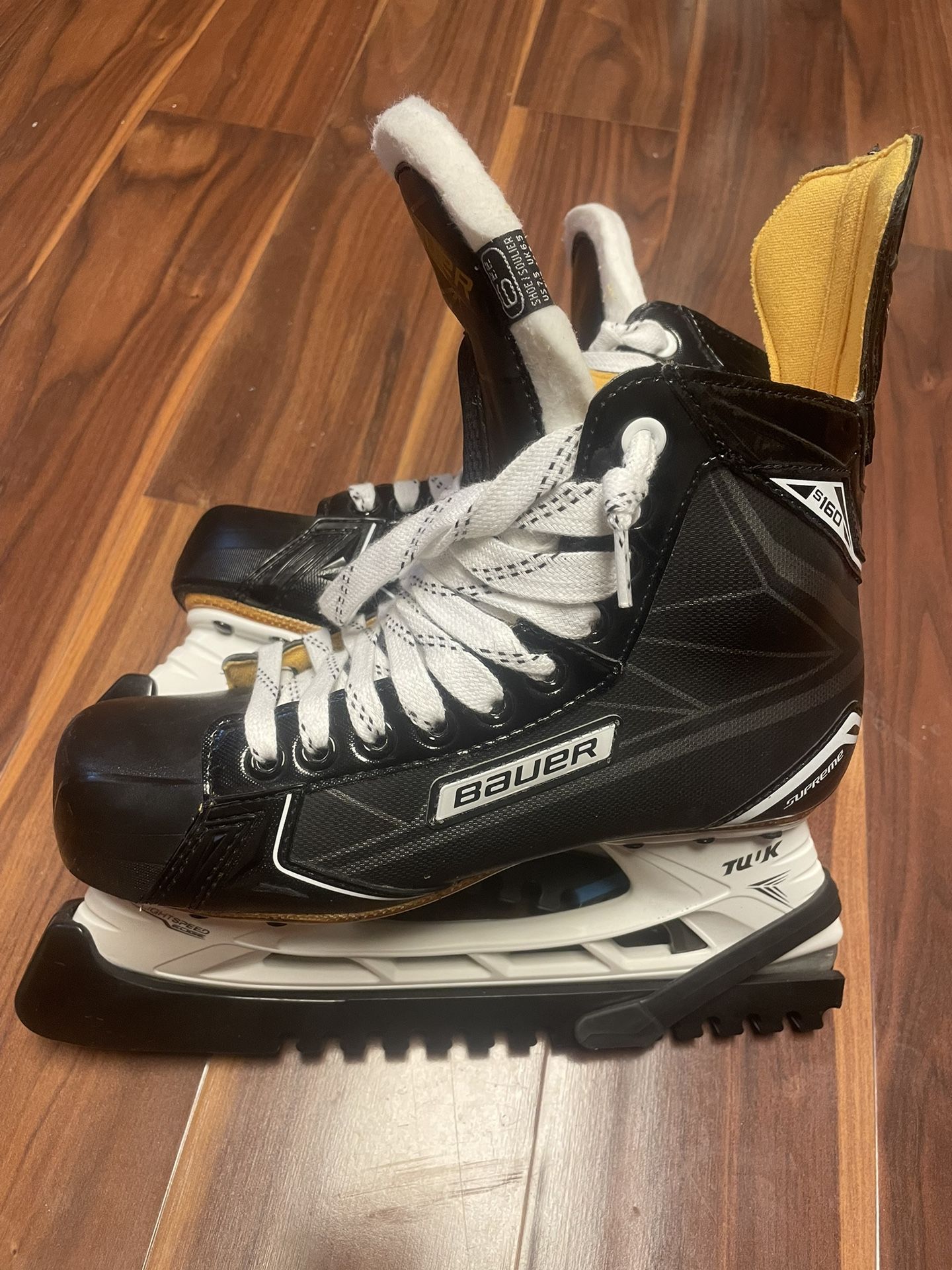 Bauer Supreme S160 Senior Size 7.5 Hockey Skate