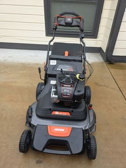 Echo 30 in mower like new $1100 price is there firm/ seminueva precio firme $1100
