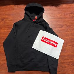 Black Supreme Hoodie 