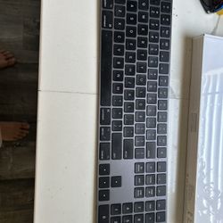 Wireless Magic Apple Keyboard