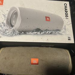 JBL charge 4 speaker