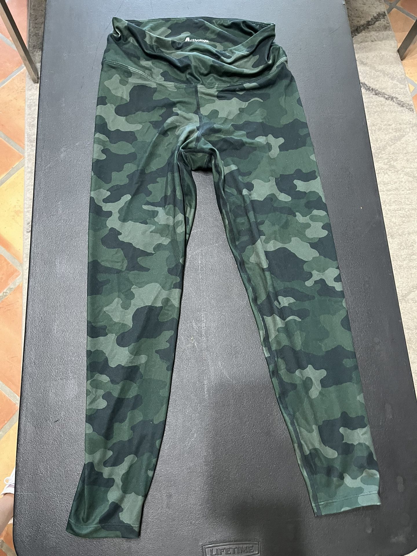 Women’s Camo Yoga Pants
