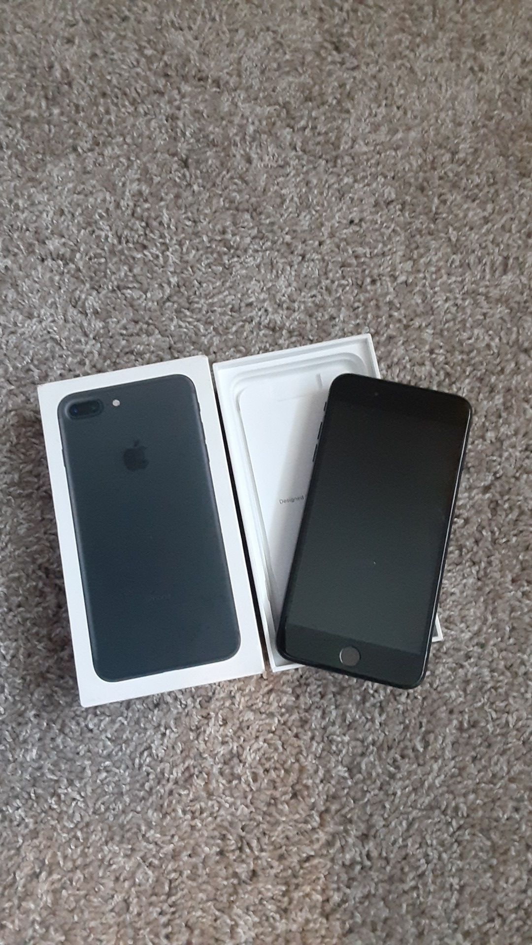 iPhone 7 plus factory unlocked 128gb