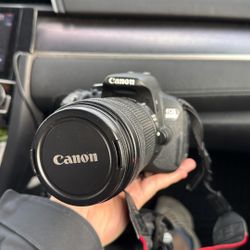 Canon EOS 650D DSLR