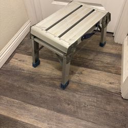 Used Max Works Foldable Alluminium Step Stool 350 Lbs With Carry Handle